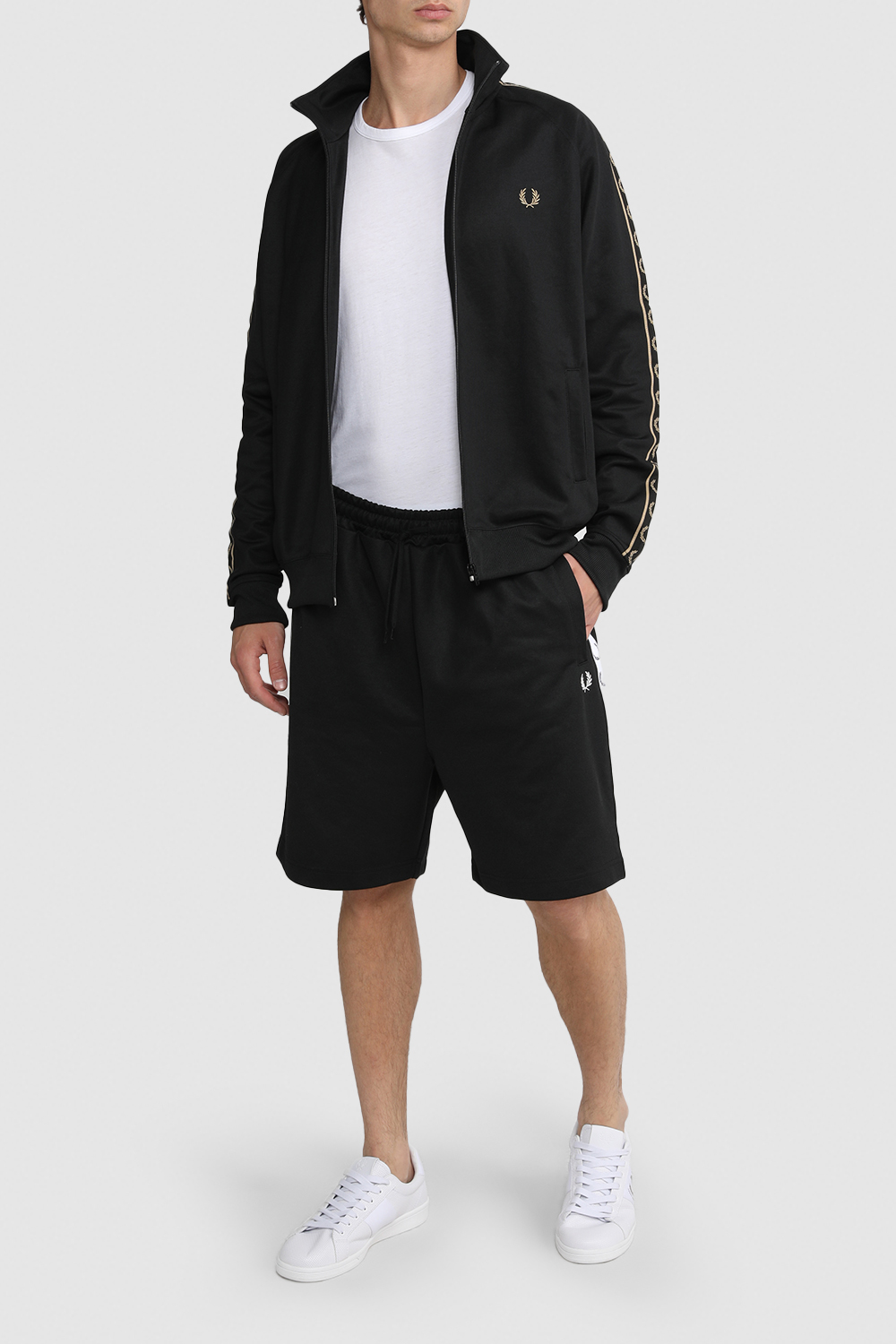 מכנסי ג'וג קצרים